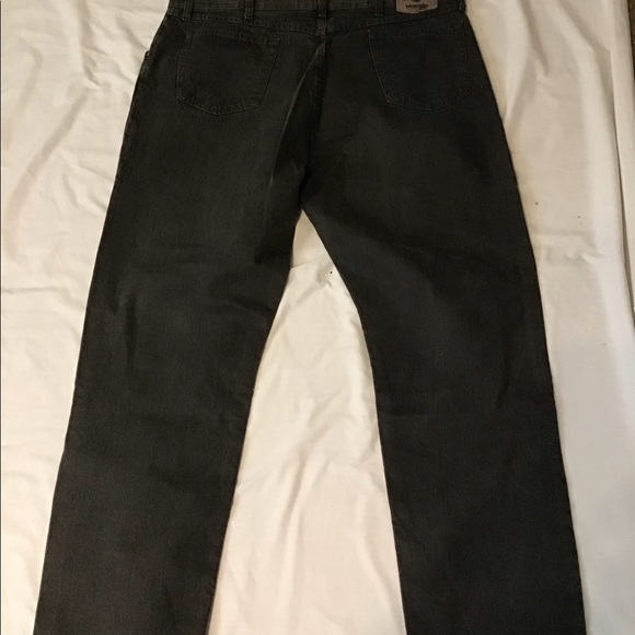 Men’s Wrangler Jeans - Picture 2 of 5